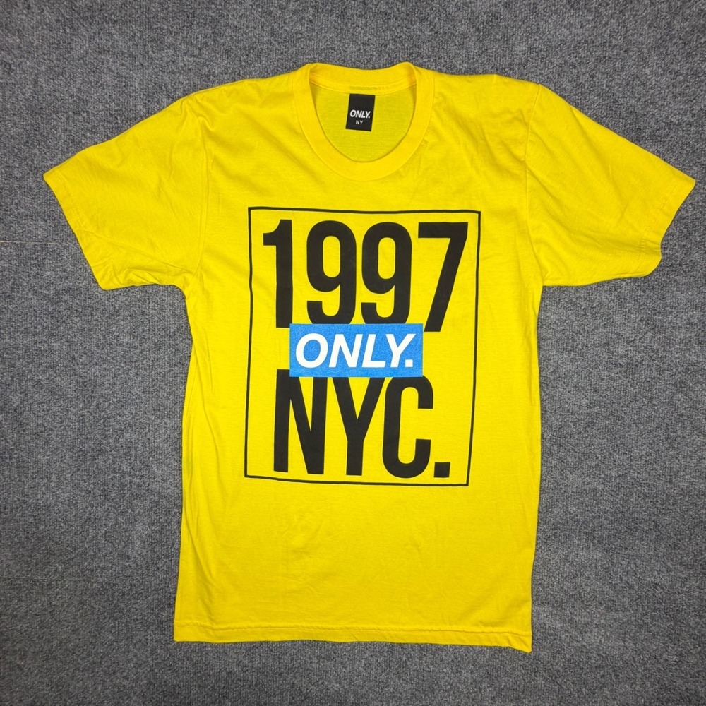 Only NY 1997 NYC Graphic T-Shirt Mens Medium Yellow Short Sleeve Cotton USA Made